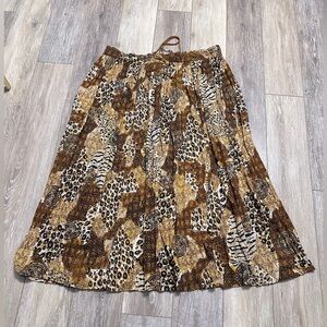 🛍️ Editions Animal print skirt with elastic waist and drawstring Size Medium